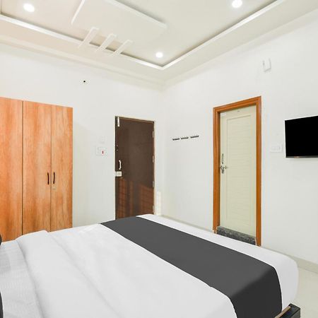 Super Townhouse Kokapet Formerly Aarian Tej Nilayam Gundipet Luaran gambar