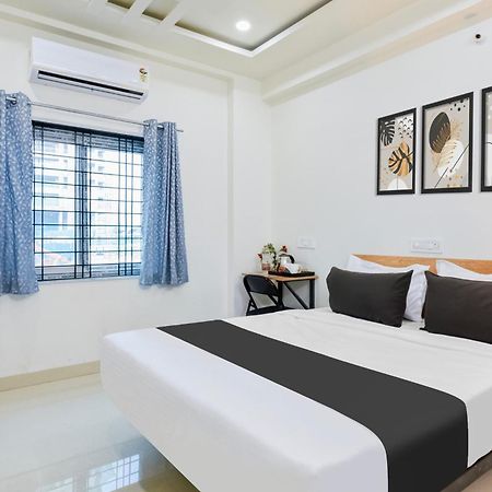 Super Townhouse Kokapet Formerly Aarian Tej Nilayam Gundipet Luaran gambar