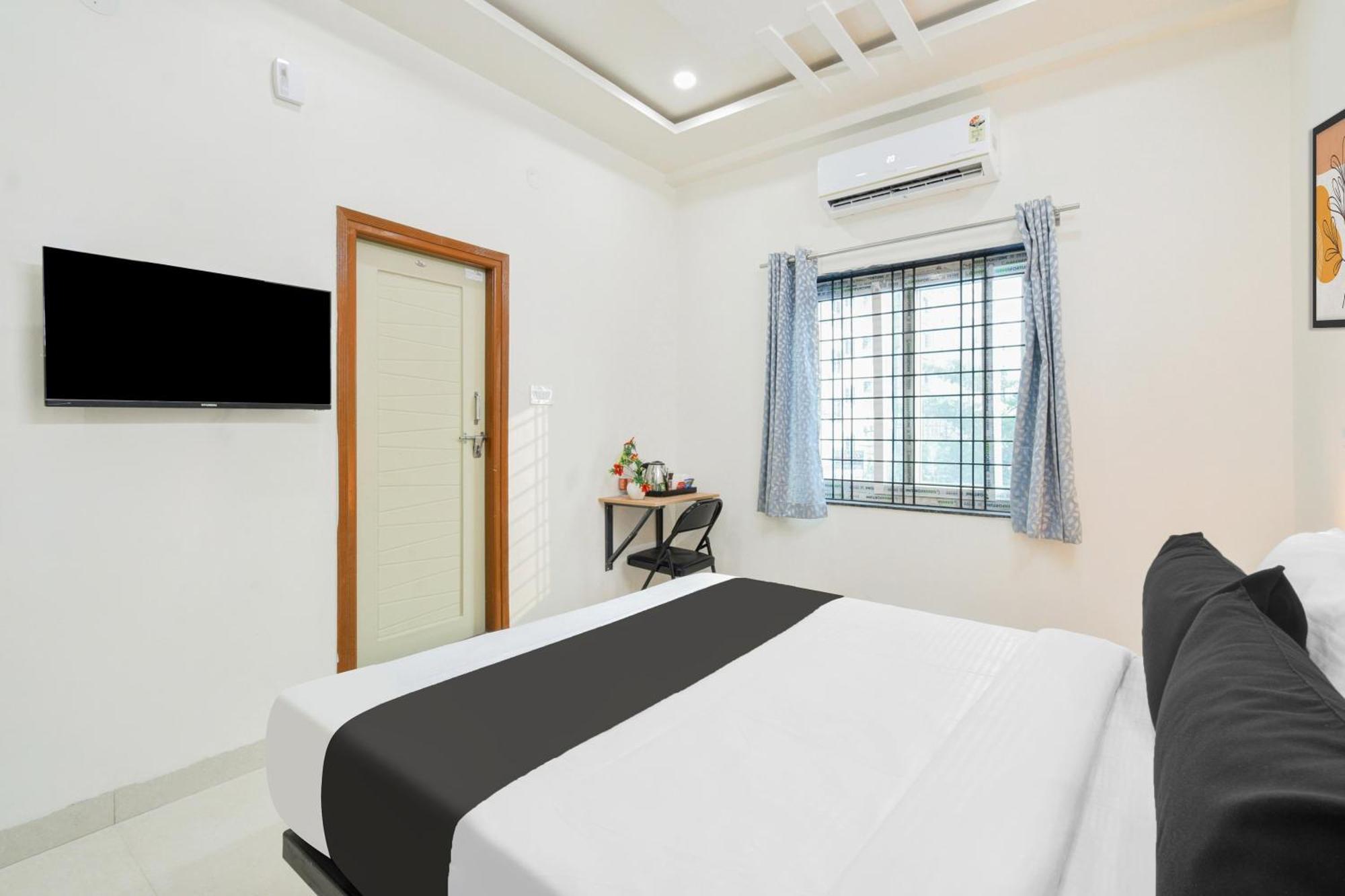 Super Townhouse Kokapet Formerly Aarian Tej Nilayam Gundipet Luaran gambar