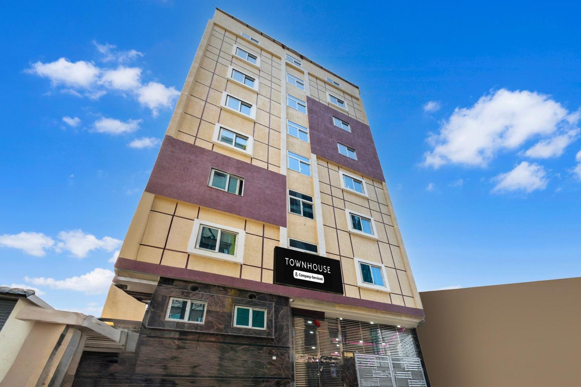 Super Townhouse Kokapet Formerly Aarian Tej Nilayam Gundipet Luaran gambar