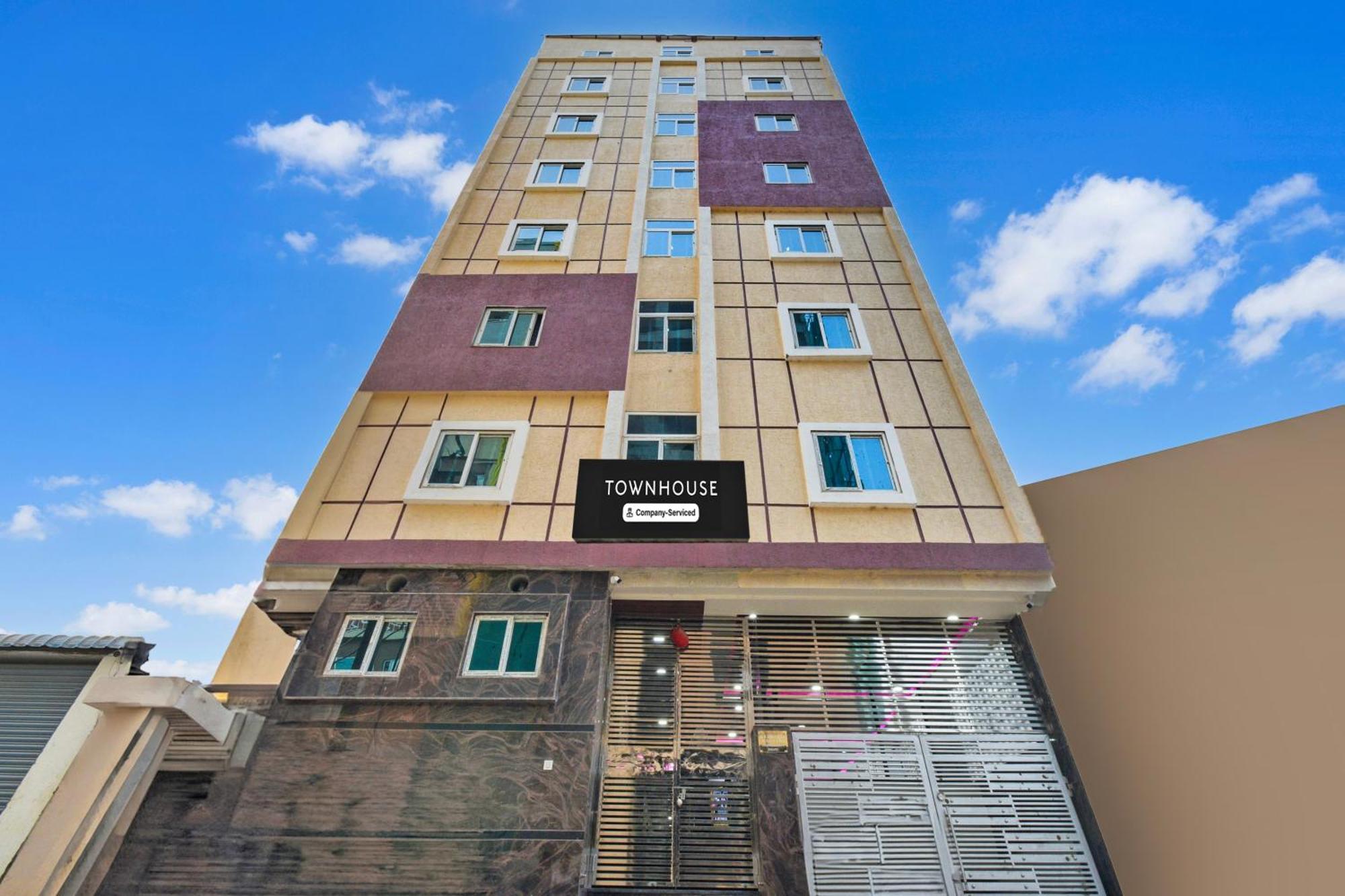 Super Townhouse Kokapet Formerly Aarian Tej Nilayam Gundipet Luaran gambar