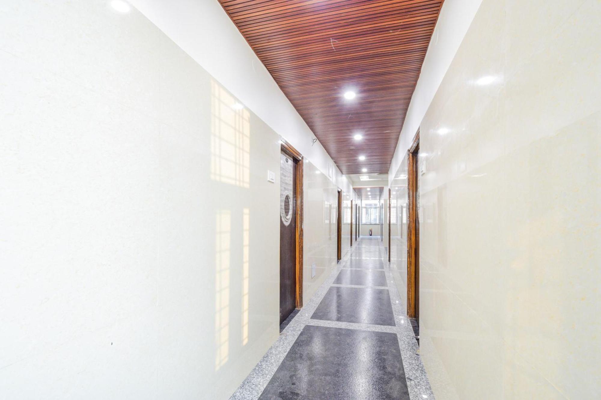 Super Townhouse Kokapet Formerly Aarian Tej Nilayam Gundipet Luaran gambar