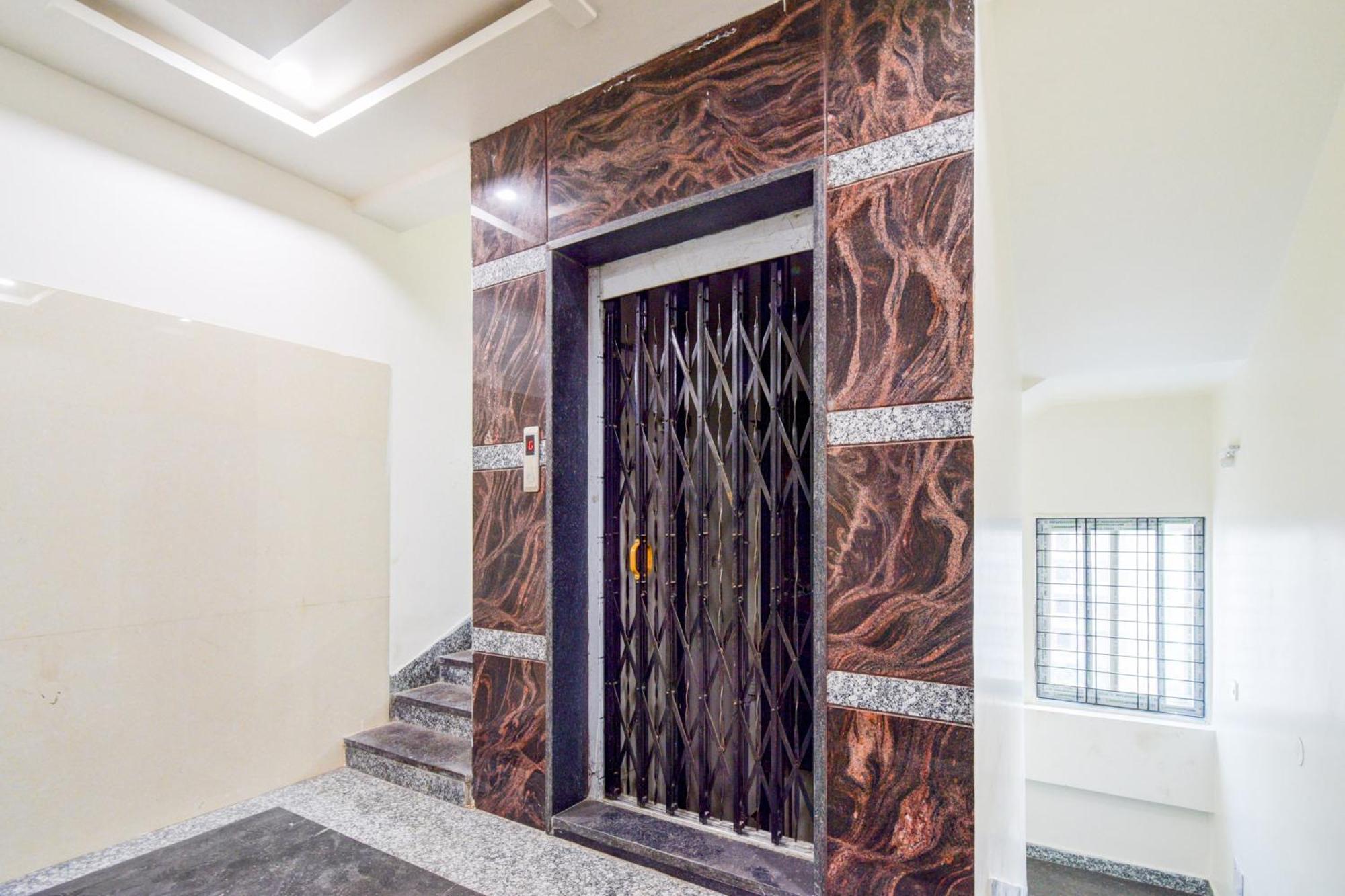 Super Townhouse Kokapet Formerly Aarian Tej Nilayam Gundipet Luaran gambar