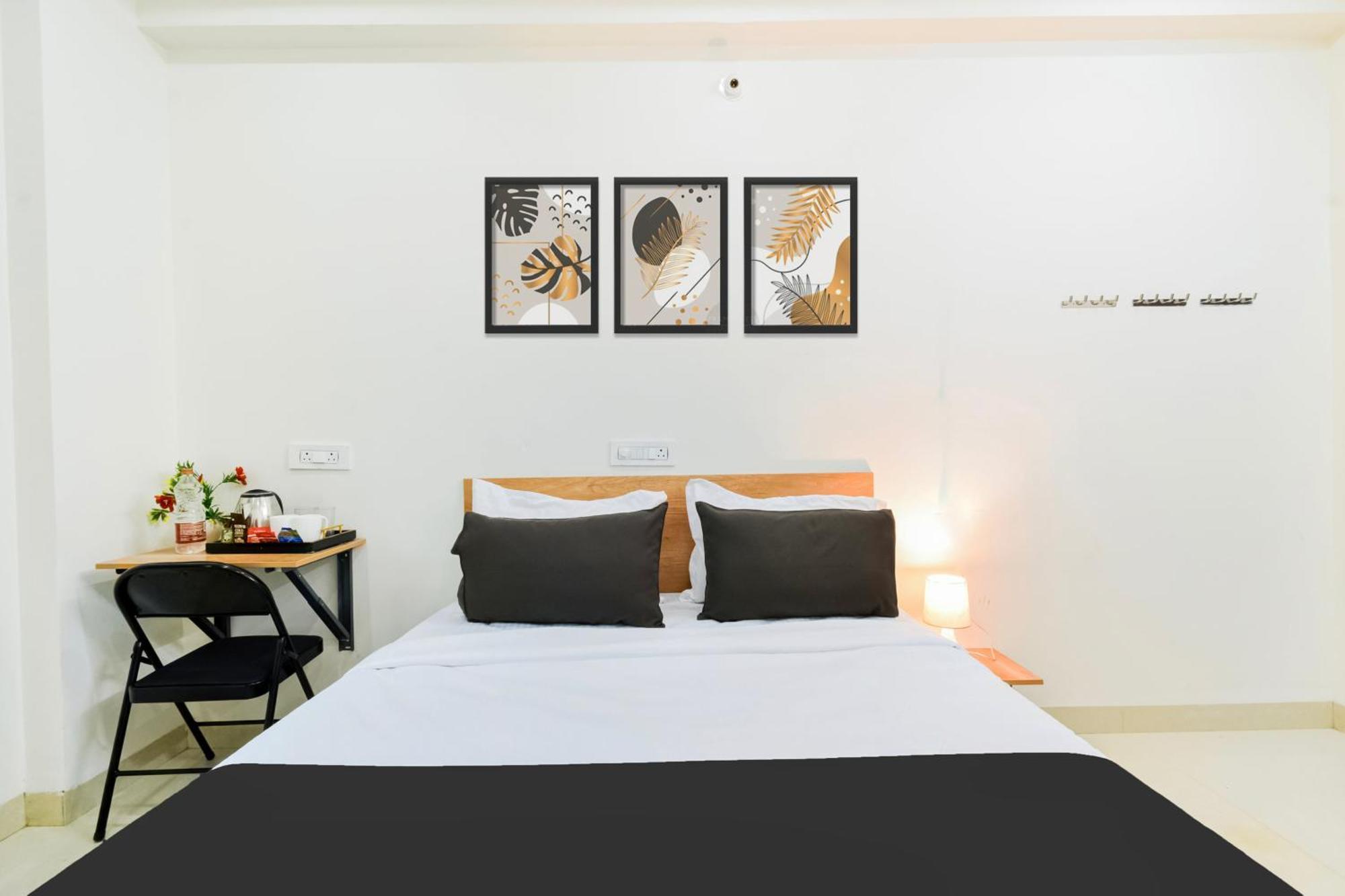 Super Townhouse Kokapet Formerly Aarian Tej Nilayam Gundipet Luaran gambar
